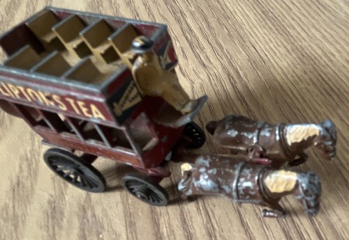 Lipons tea horse and carriage - tea,